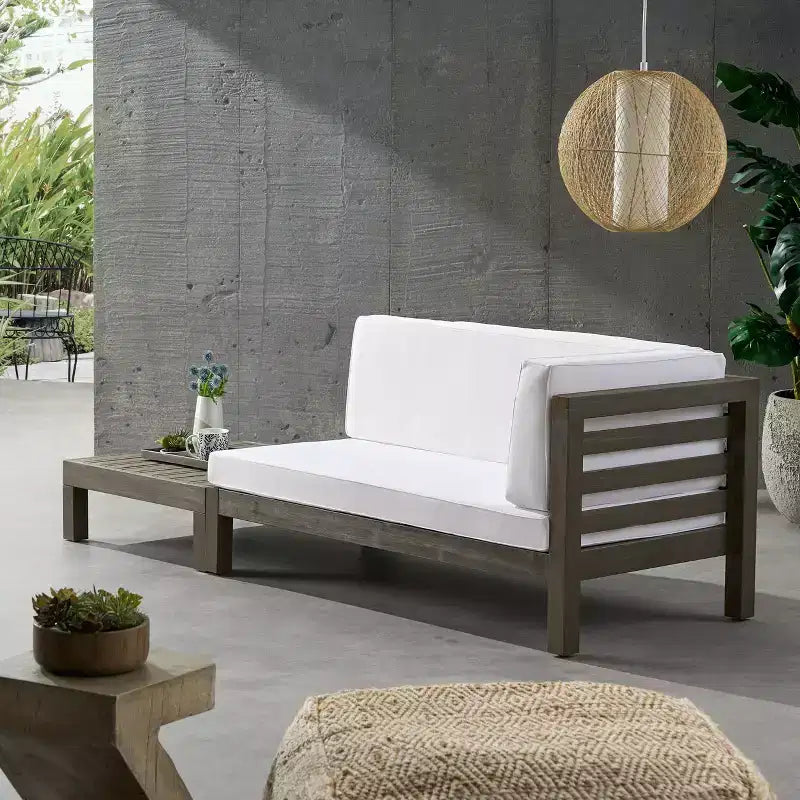 Causeuse avec accoudoir droit et table basse en bois d'acacia d'extérieur Oana, 2 pièces, avec coussin gris/blanc - Christopher Knight Home : Ensemble de salon de patio de transition