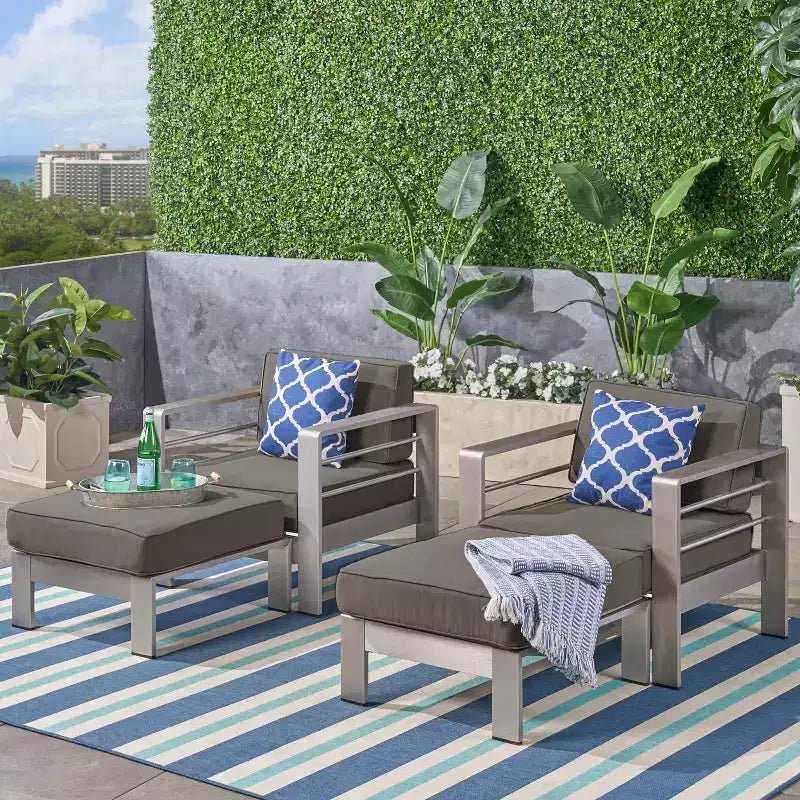 Christopher Knight Home Cape Coral Ensemble de 4 fauteuils de club et poufs d'extérieur en aluminium avec coussins, kaki/argent
