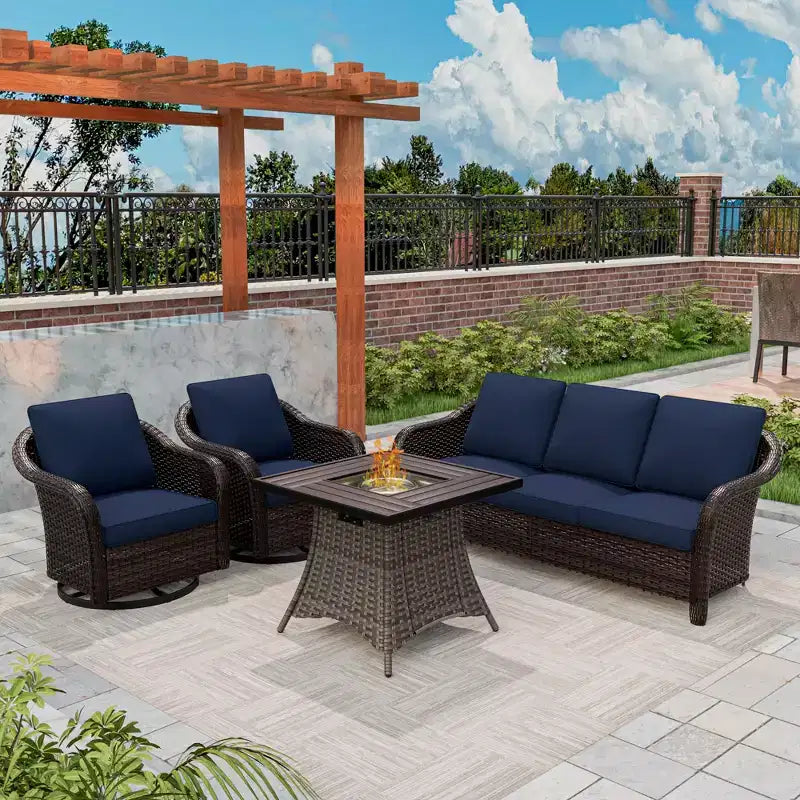 Ensemble de patio extérieur UPTIOT : canapé 3 places, 2 fauteuils pivotants et basculants et foyer de 50 000 BTU pour un confort et une chaleur toutes saisons.