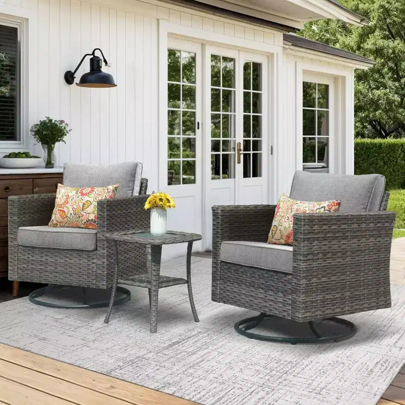 Ensemble de patio 3 pièces HOMLUX : Fauteuils pivotants à bascule et table d'appoint en osier toutes saisons