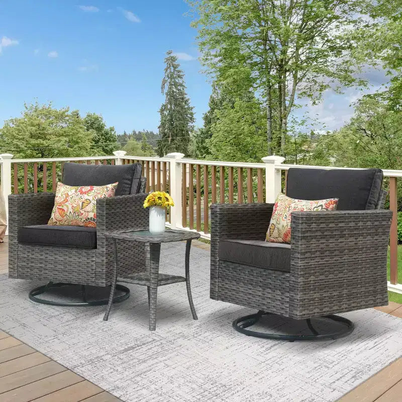 Ensemble de patio 3 pièces HOMLUX : Fauteuils pivotants à bascule et table d'appoint en osier toutes saisons