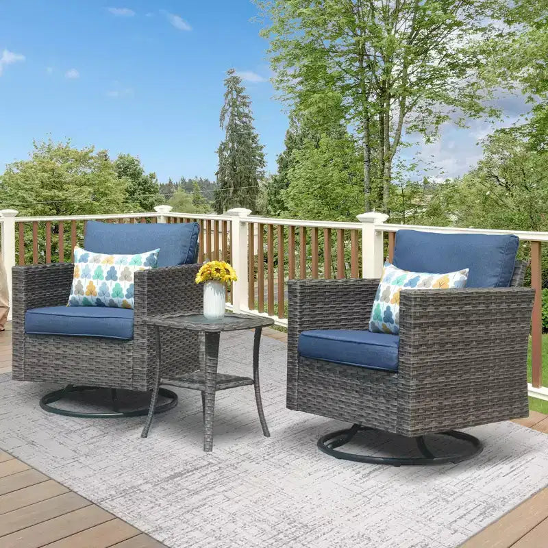 Ensemble de patio 3 pièces HOMLUX : Fauteuils pivotants à bascule et table d'appoint en osier toutes saisons