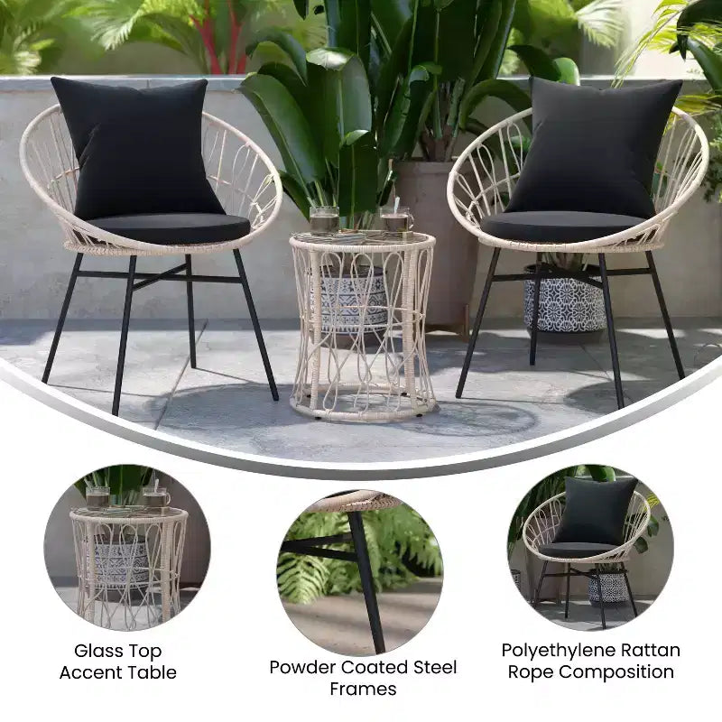 Ensemble de patio Merrick Lane 3 pièces avec chaises en rotin tressé, table d'appoint assortie à plateau en verre et coussins pour usage intérieur/extérieur