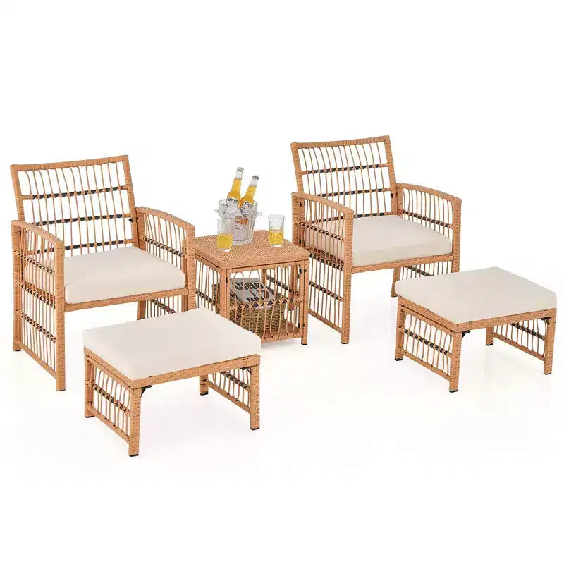 Ensemble de conversation d'extérieur 5 pièces en rotin synthétique avec table basse à 2 niveaux et 2 poufs Costway