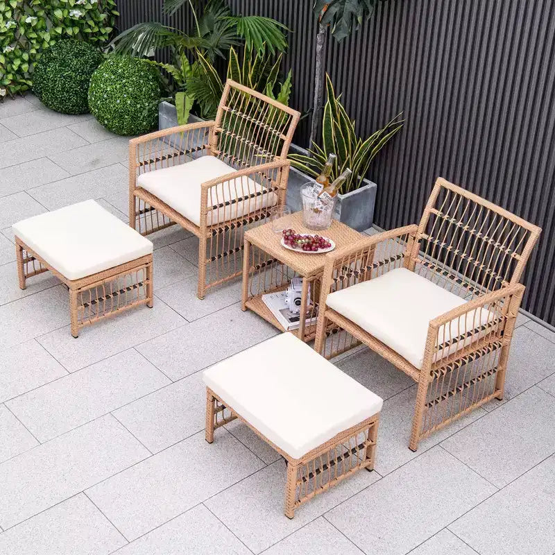 Ensemble de conversation d'extérieur 5 pièces en rotin synthétique avec table basse à 2 niveaux et 2 poufs Costway