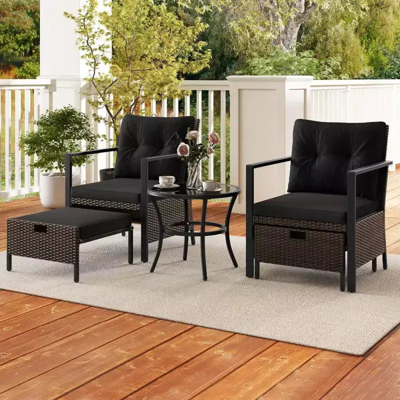 Ensemble de meubles d'extérieur Costway 5 pièces chaises et poufs en rotin avec table basse en verre blanc cassé/noir/bleu marine/gris